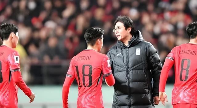 国足在下行区滑动三观察点充满矛盾的简单介绍